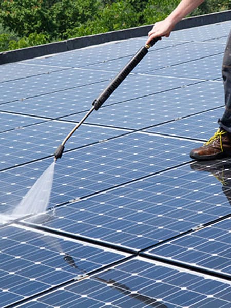 pulizie-di-pannelli-fotovoltaici-di-edifici-pubblici-bologna